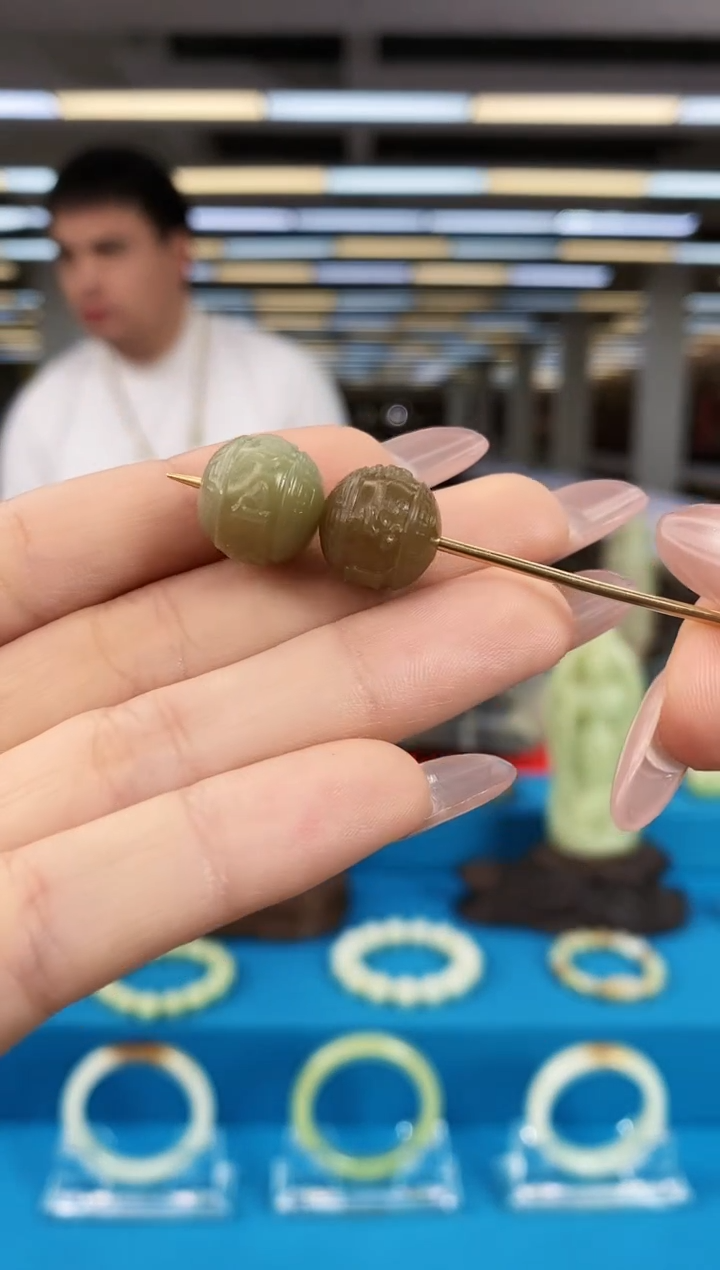 未镶嵌和田玉挂件闪购六字真言多样性发发一件