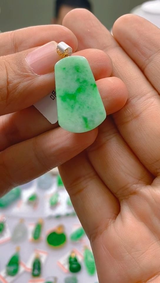 【闪购商品】翡翠颈饰18K金镶嵌新号开播，全场乱卖