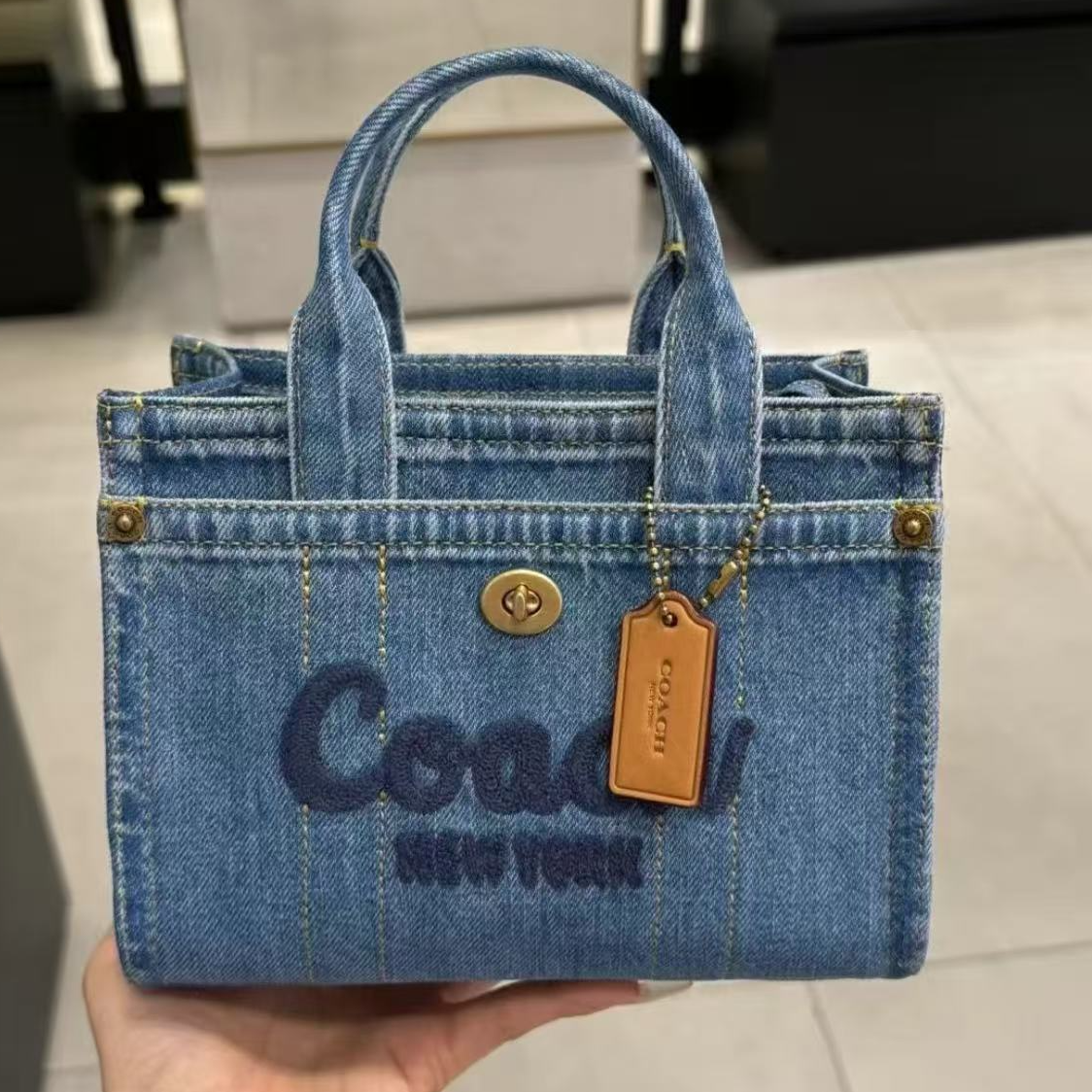 【现】美国直邮 COACH cargo20 牛仔迷你托特包 CZ100-B4/IN