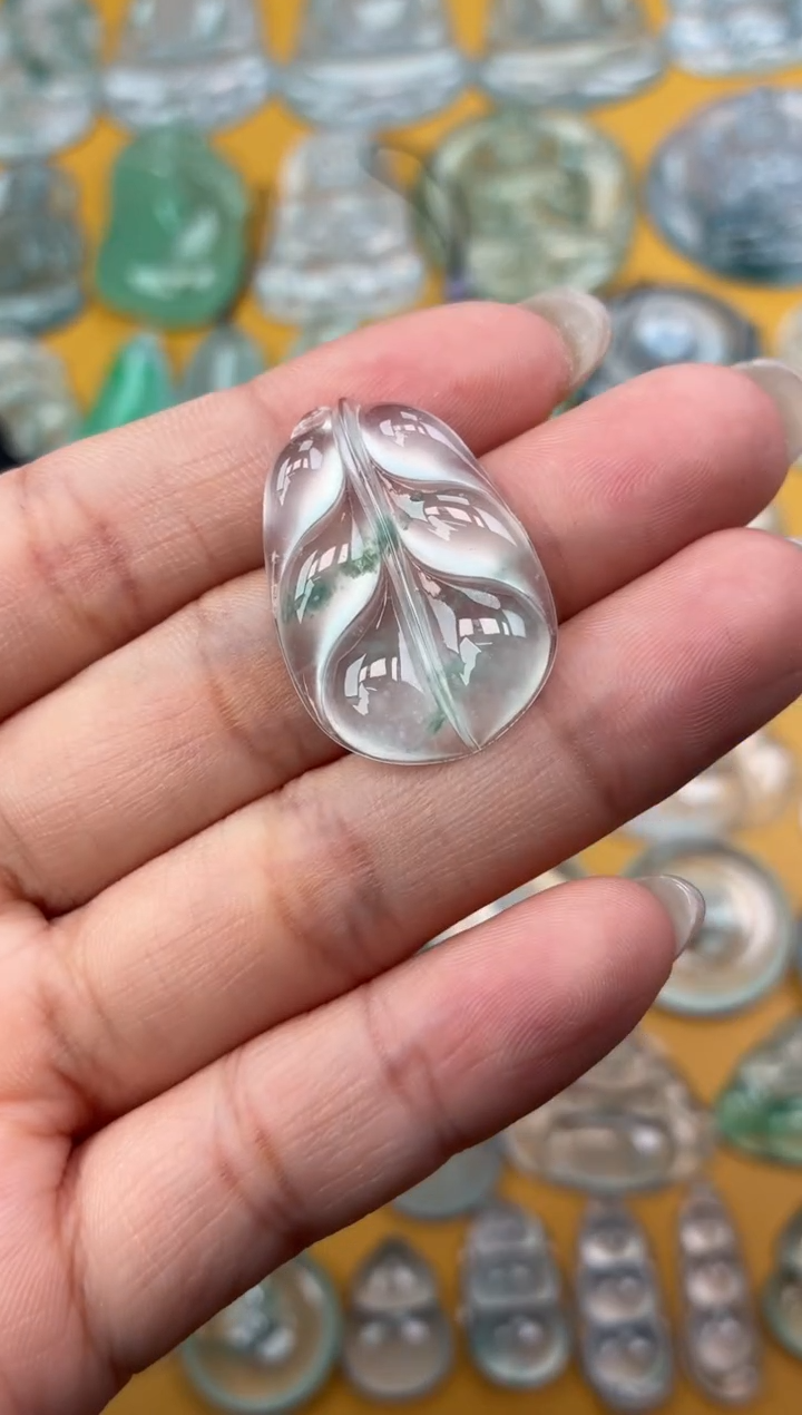 吊坠(不含链)未镶嵌翡翠2 叶子 28.8 19.6 4.5