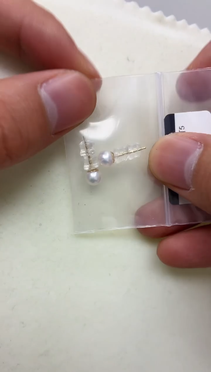 18K金镶嵌DA海水珍珠akoya耳钉5-6 y1425