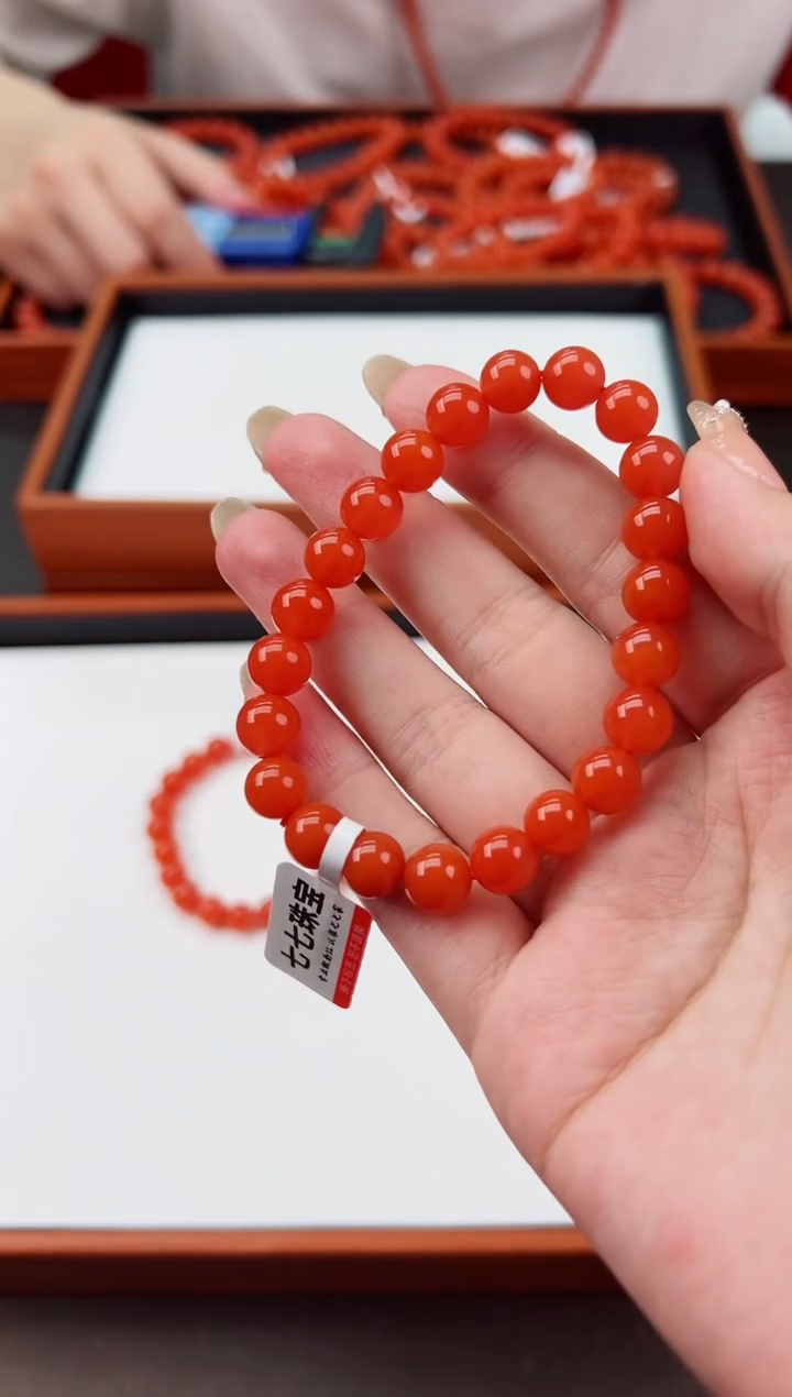 【闪购商品】南红玛瑙手串未镶嵌滴水洞亮光高高品8+一条