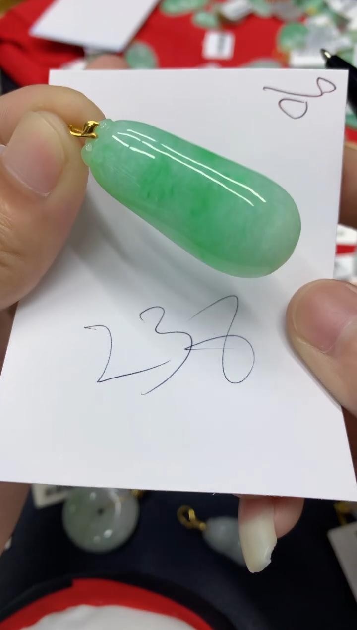 【闪购商品】翡翠颈饰18K金镶嵌翡翠