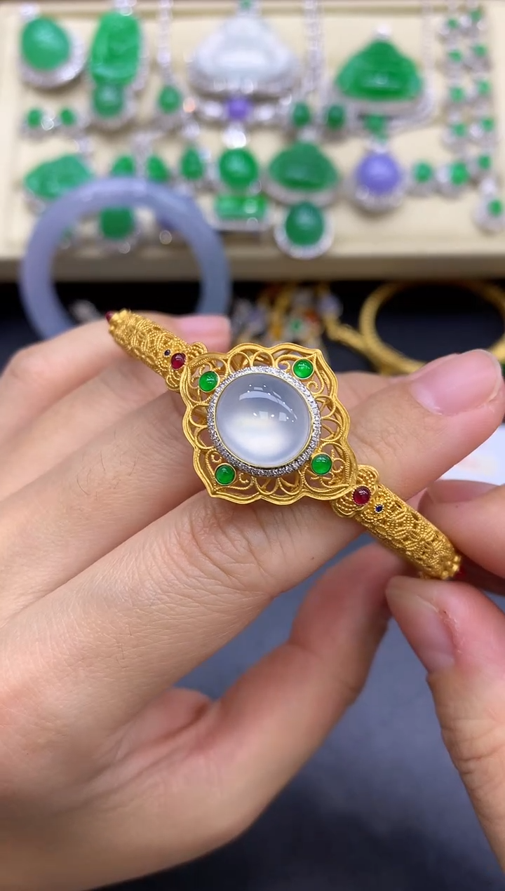 18K金镶嵌手镯翡翠467-中国好珍宝
