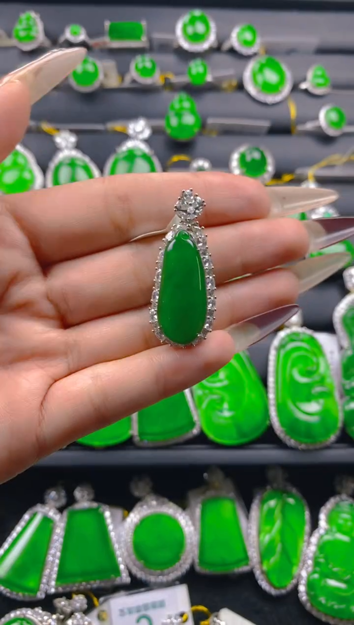 【闪购商品】翡翠颈饰银S925镶嵌11111111