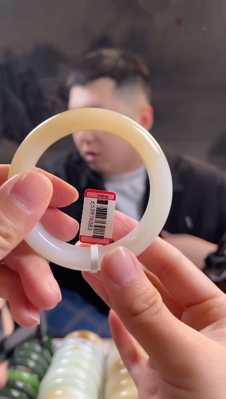 未镶嵌手镯和田玉52+圈口6383