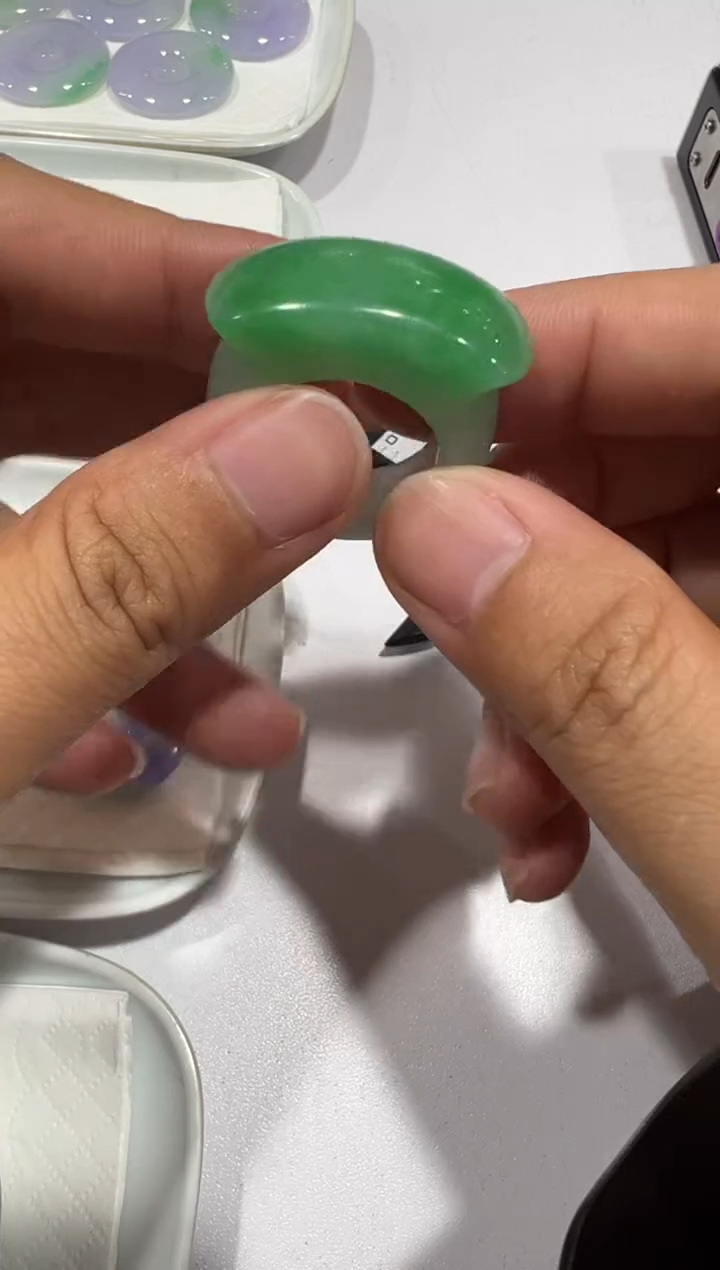 定制翡翠未镶嵌戒指