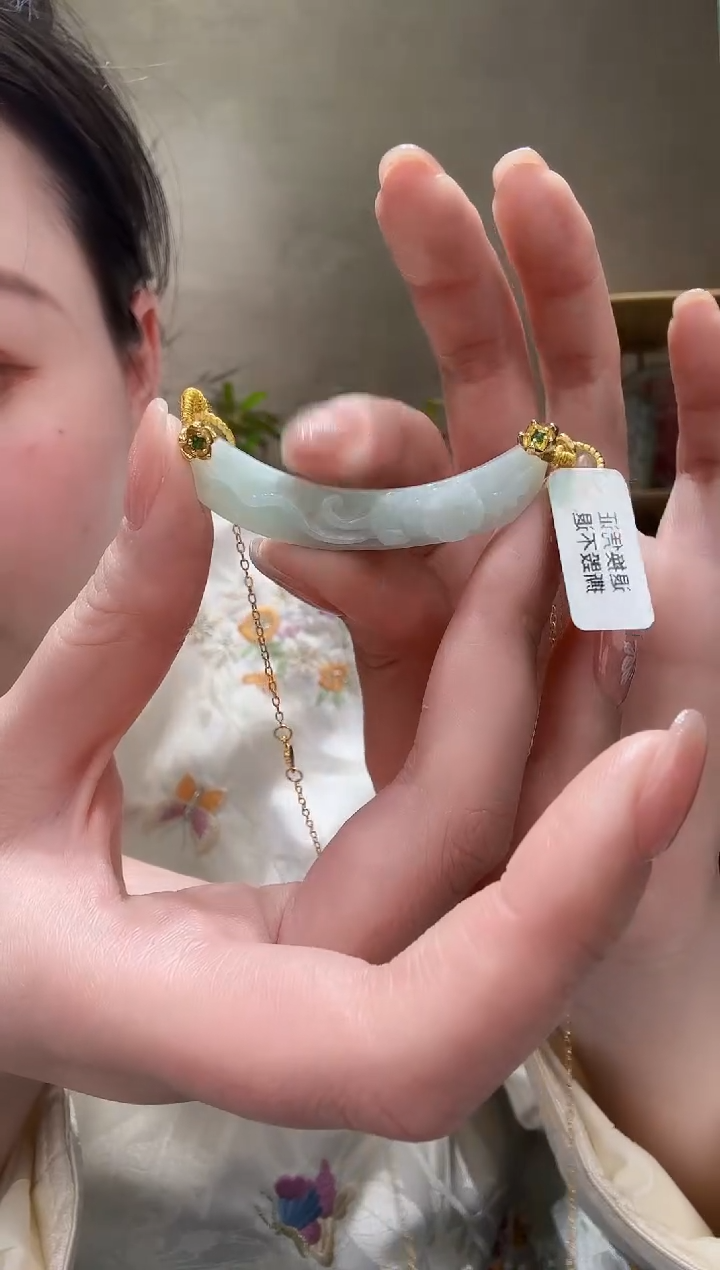 【闪购商品】翡翠颈饰未镶嵌吊坠