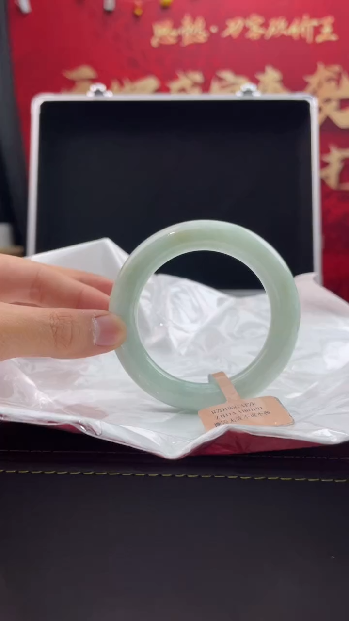 【闪购商品】翡翠手镯未镶嵌52翡翠手镯