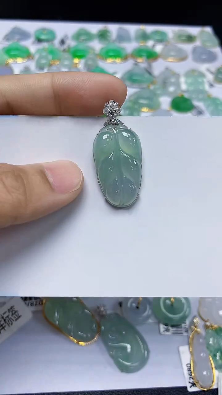 翡翠18K金镶嵌颈饰天然缅甸翡翠A货