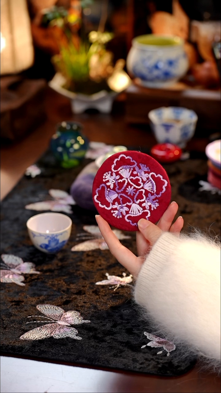 纯手工刺绣杯垫···