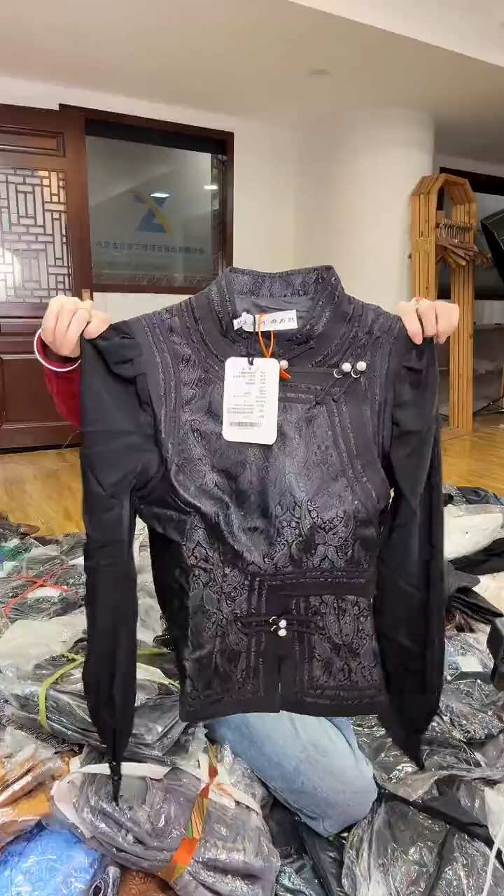 M码       90-105斤  纱袖