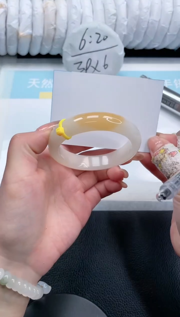 【闪购商品】石英质玉手镯未镶嵌8S3-56