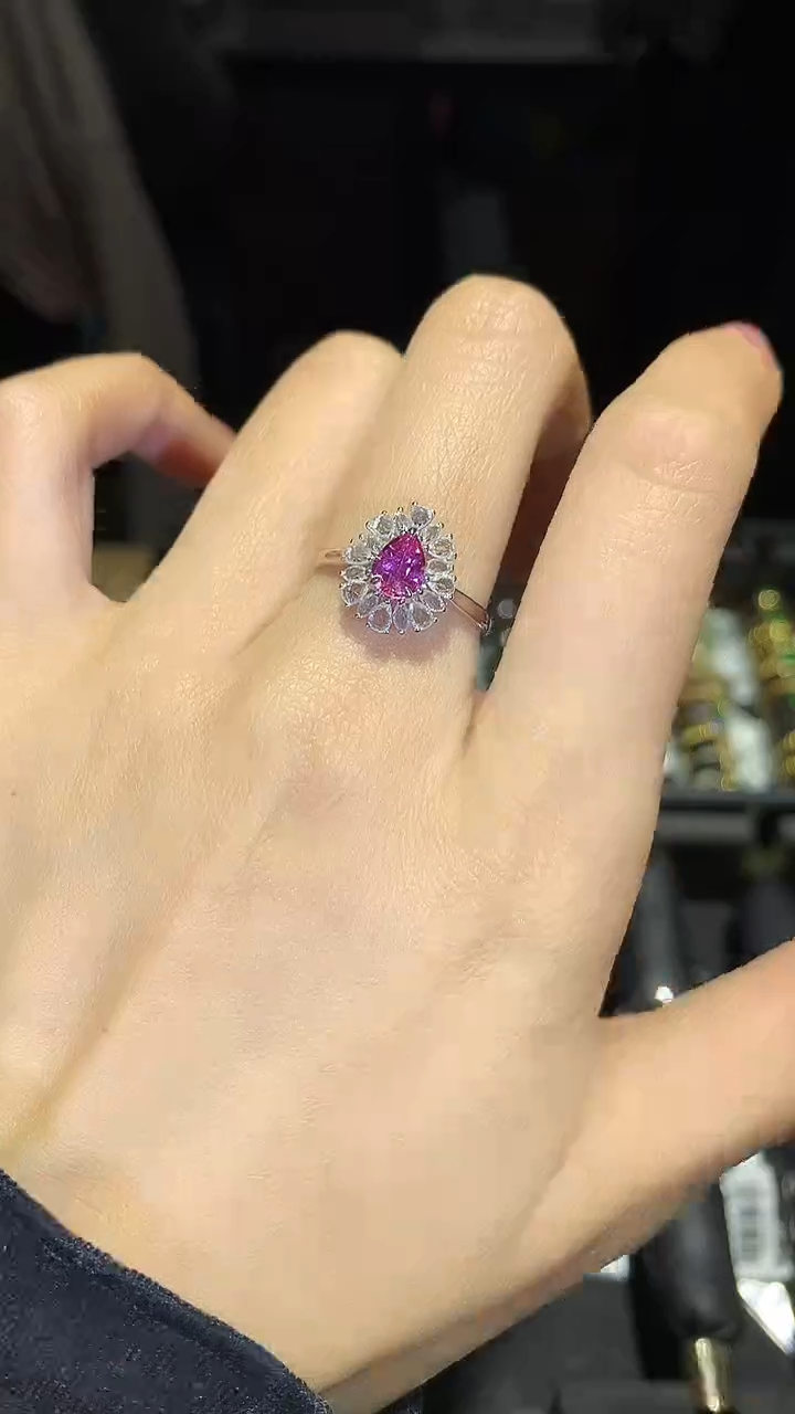 【闪购商品】蓝宝石戒指18K金镶嵌无烧81分帕帕拉恰戒指