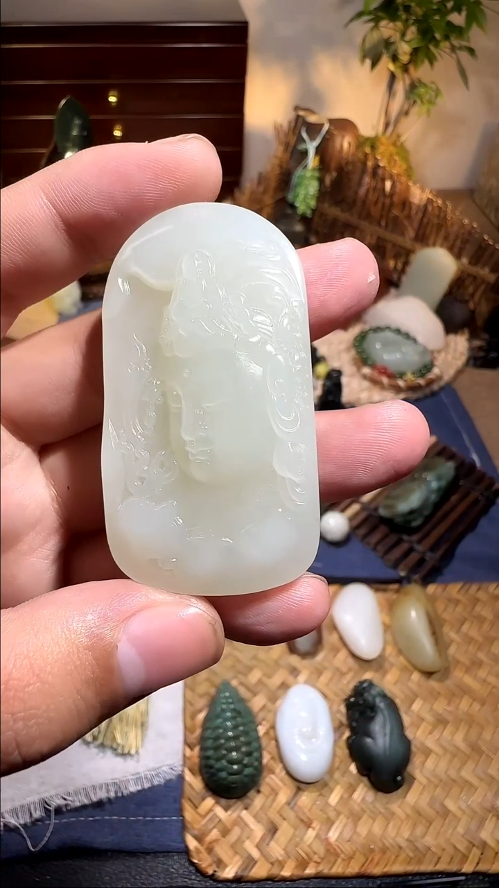 颈饰未镶嵌和田玉3