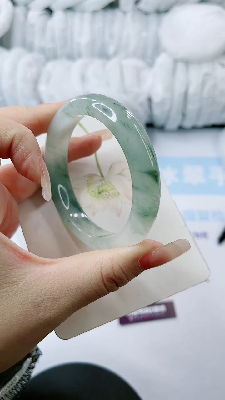 【闪购商品】石英质玉手镯未镶嵌多样性发货A182