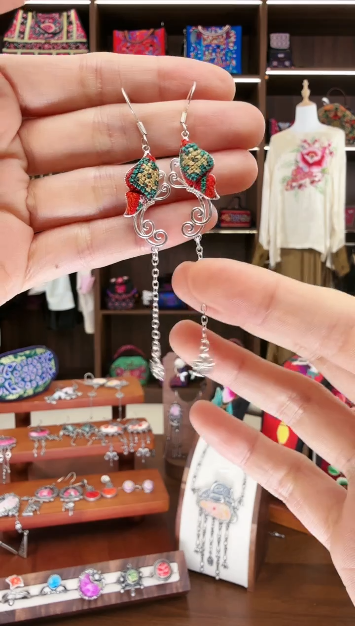 【闪购商品】织绣113蚩梦苗族古绣