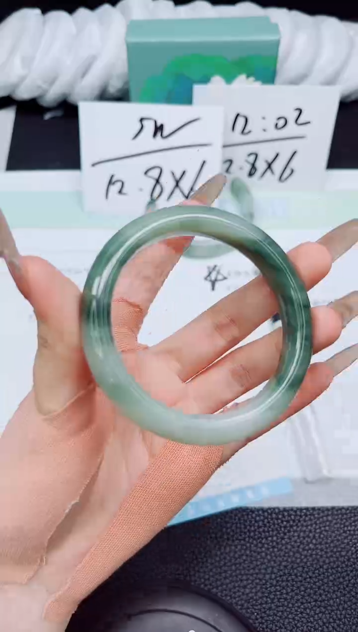 石英质玉未镶嵌手镯A314-56