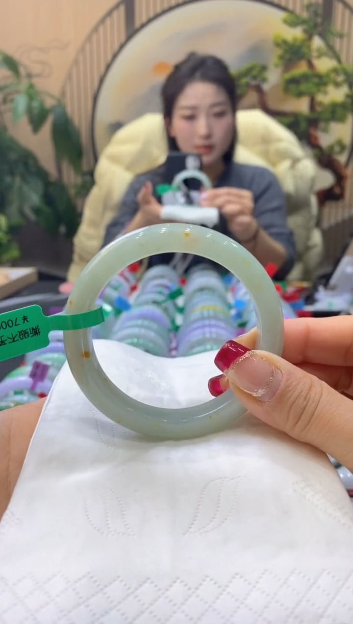 【闪购商品】翡翠手镯未镶嵌99914230