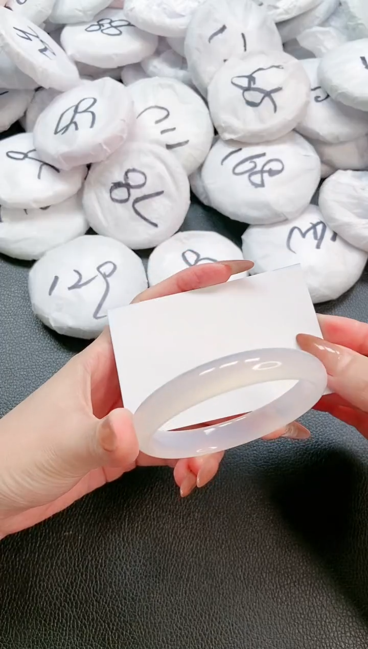 【闪购商品】石英质玉手镯未镶嵌 16L55-60