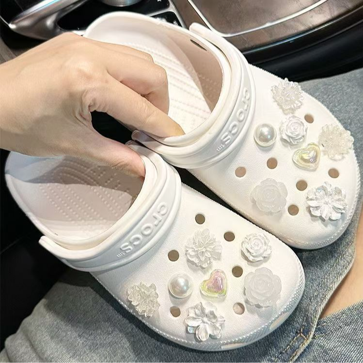 2025新款洞洞鞋配饰彩色珍珠星空花朵少女心鞋花装饰配件潮流