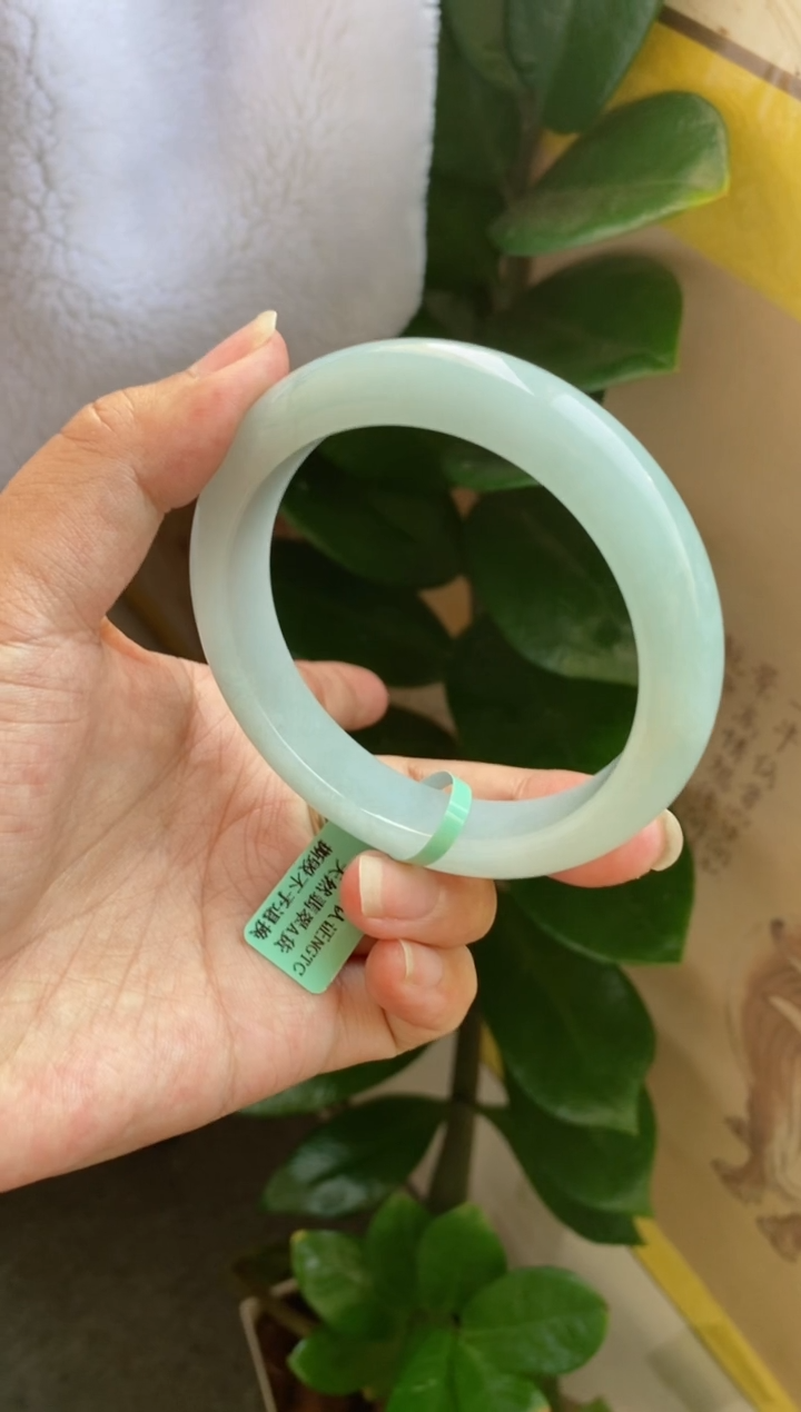 【闪购商品】翡翠手镯未镶嵌（胶润天空蓝）9号