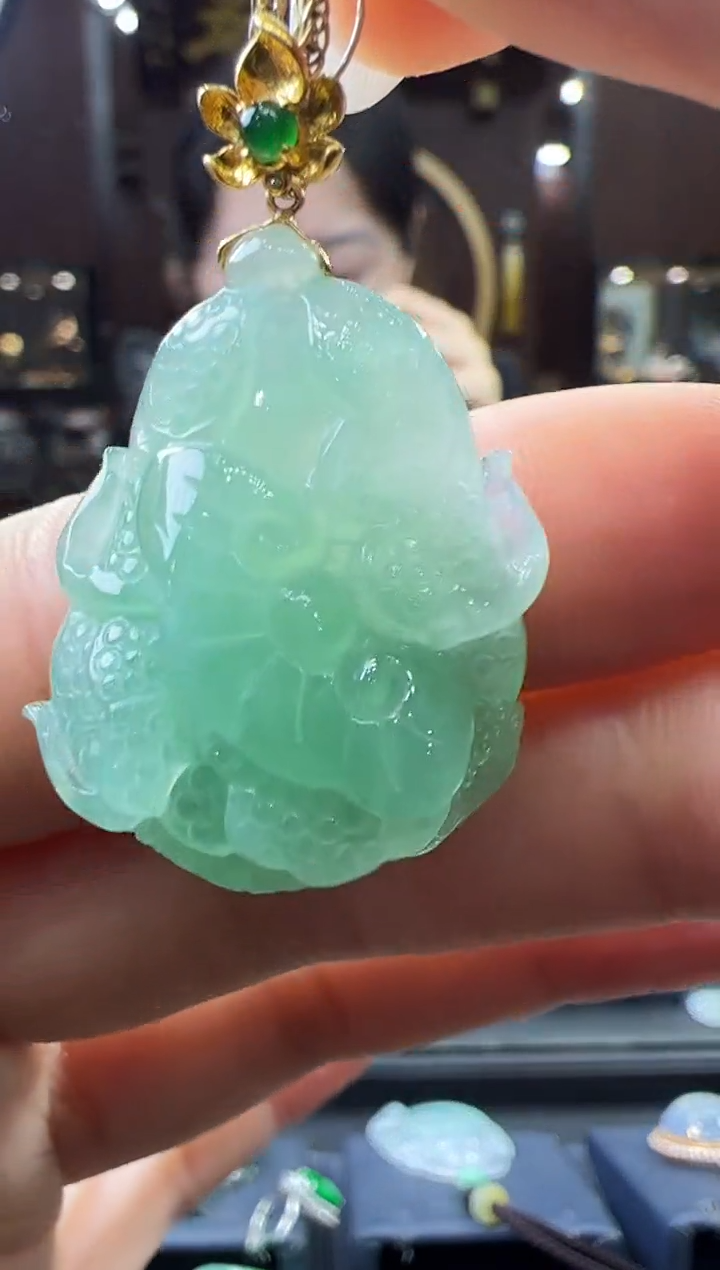 【闪购商品】翡翠挂件18K金镶嵌白菜不含链