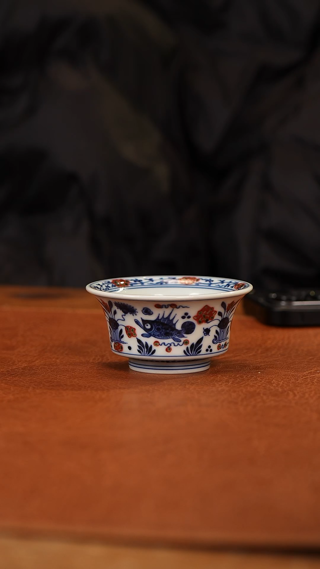 【闪购商品】杯和然釉里红鱼藻马蹄