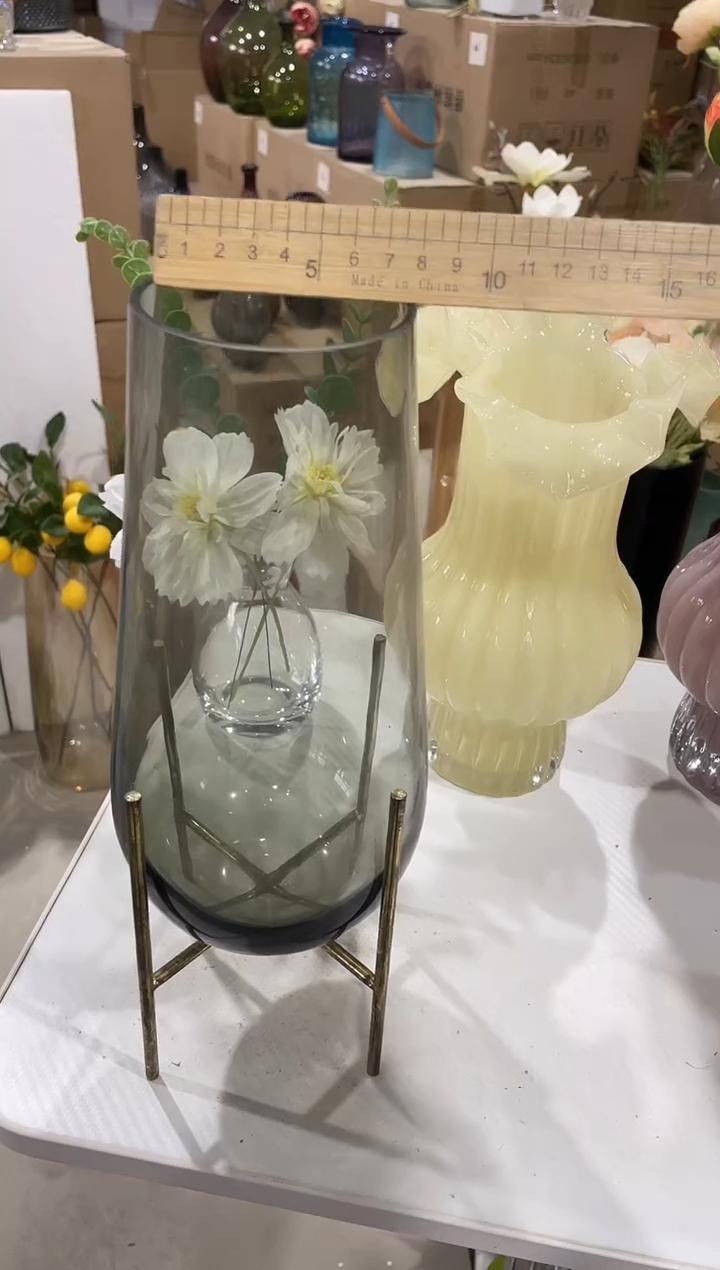 【闪购商品】无铅玻璃微瑕烟灰色椭圆花瓶+架子