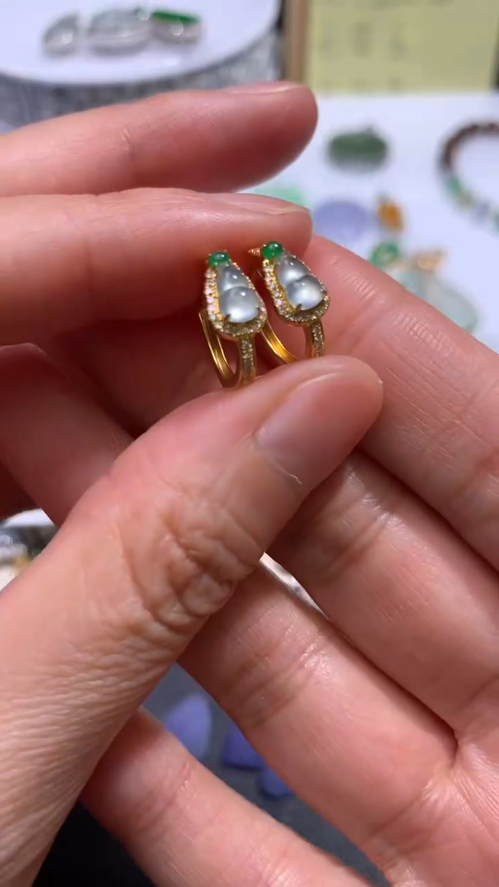 18K金镶嵌定制翡翠18K金镶嵌 定制翡翠