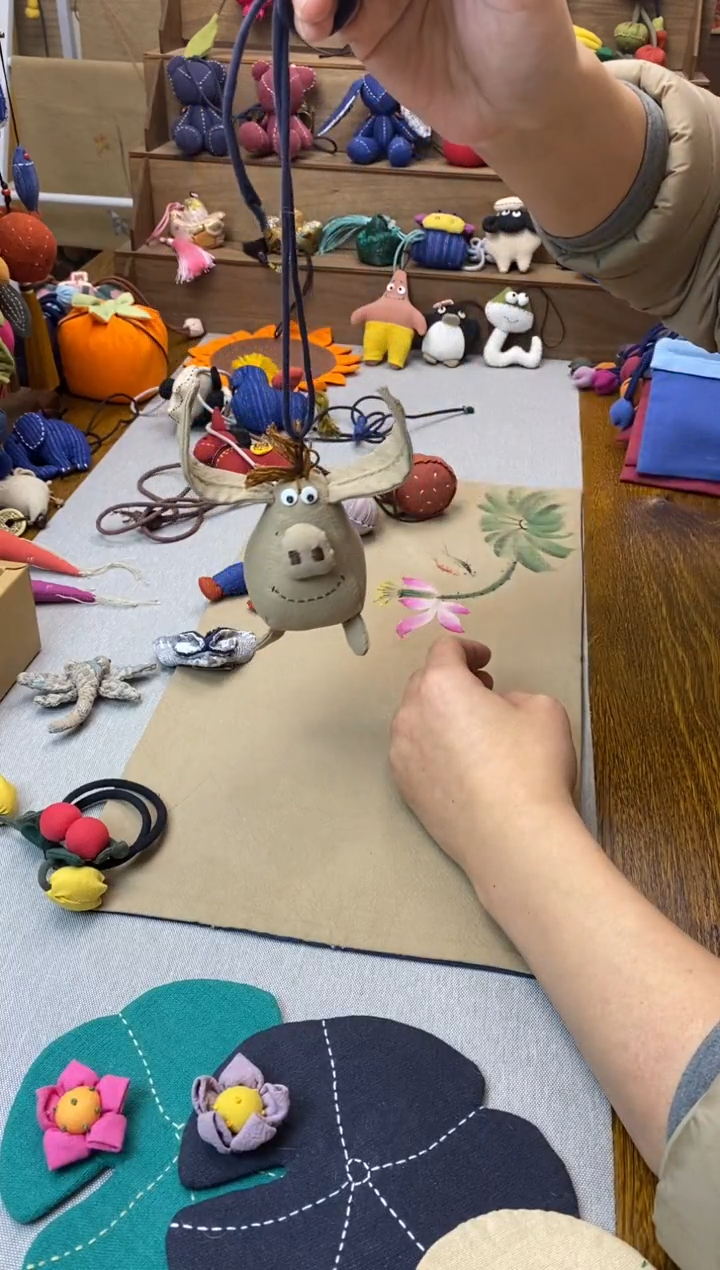 布艺飞天猪+蓝布绳