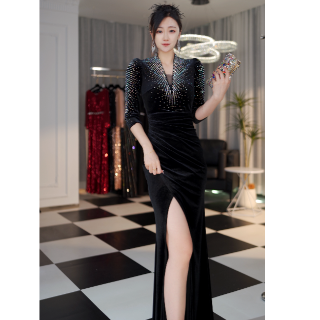 25新款重工丝绒镶砖连衣裙显瘦气质高贵轻奢性感修身名媛优雅