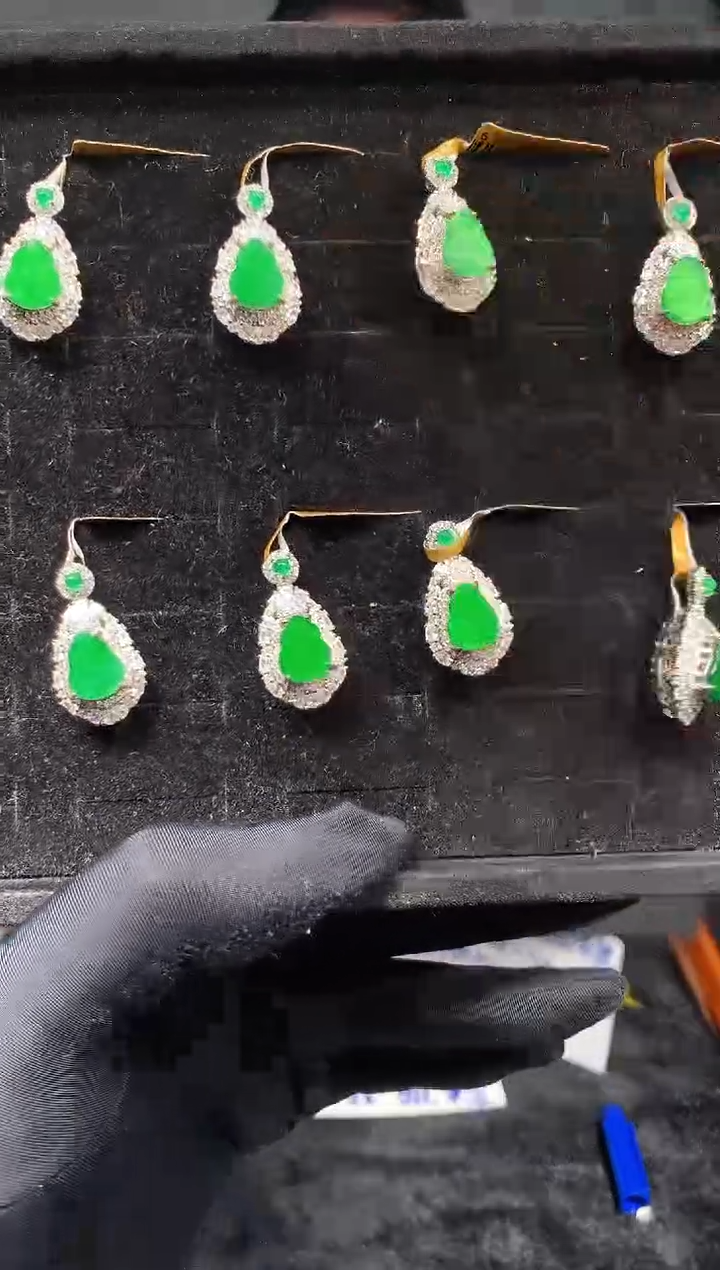 【闪购商品】定制翡翠未镶嵌18定制翡翠-多样性发货（发其一）