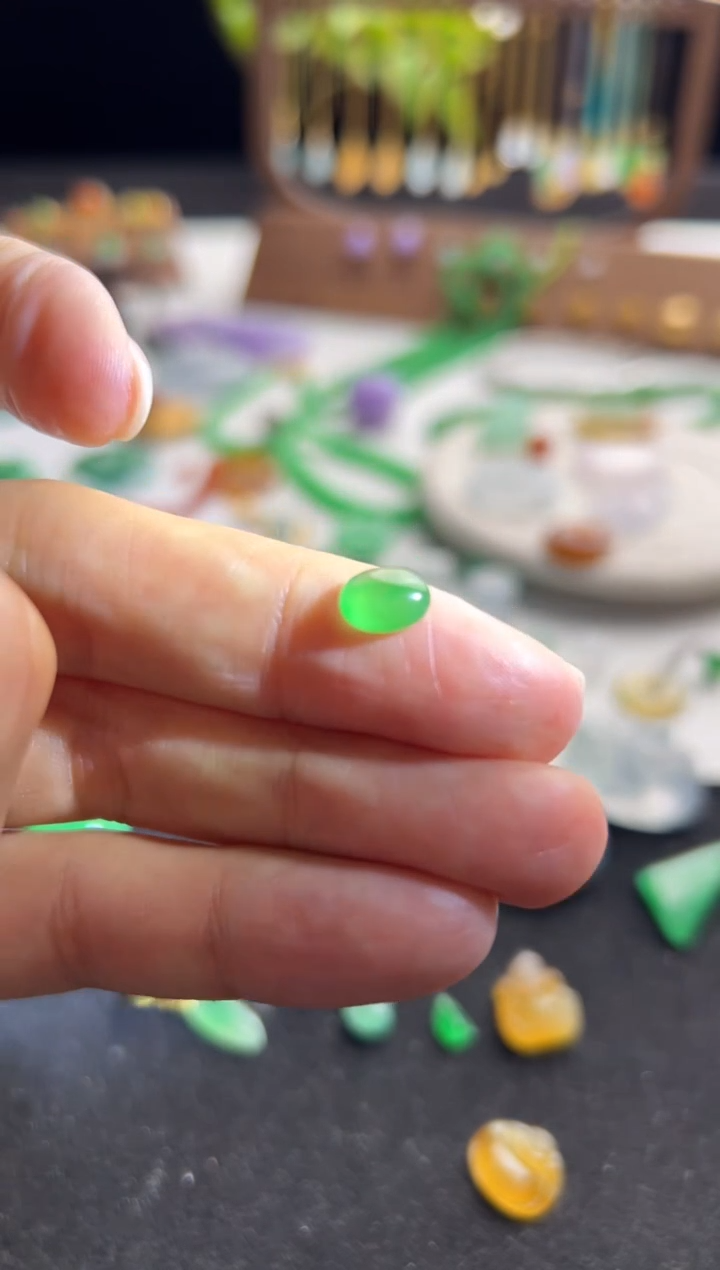 【闪购商品】定制翡翠未镶嵌绿蛋面1500+150-lh