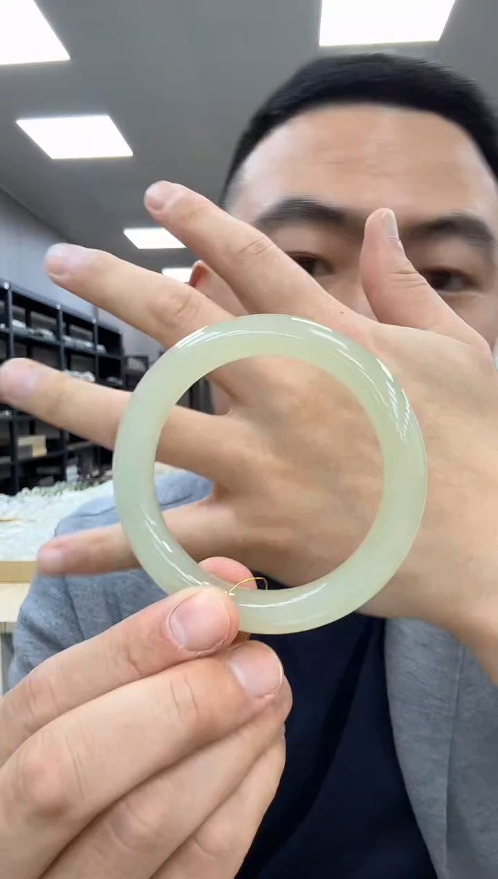 【闪购商品】和田玉手镯未镶嵌56-57  100