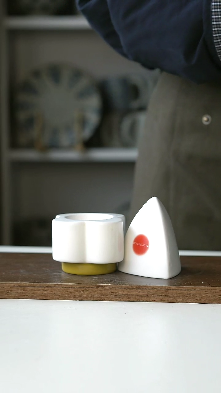 【闪购商品】陶瓷白色蛋托378瑕疵2只@4-2@