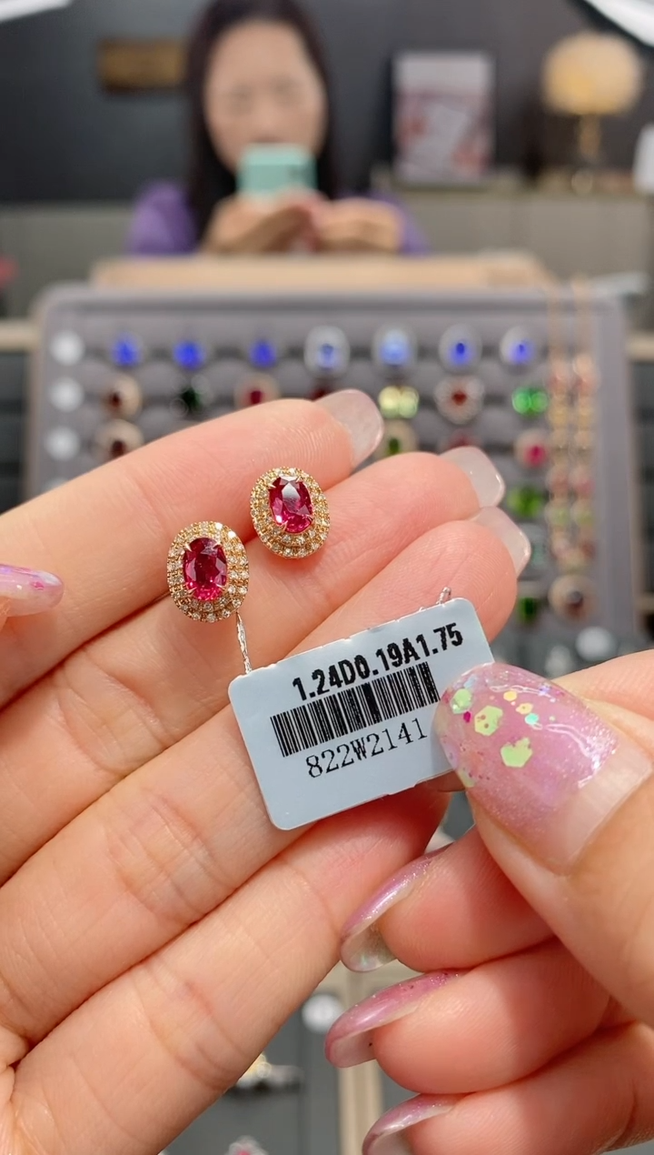 【闪购商品】红宝石耳饰18K金镶嵌1.24   