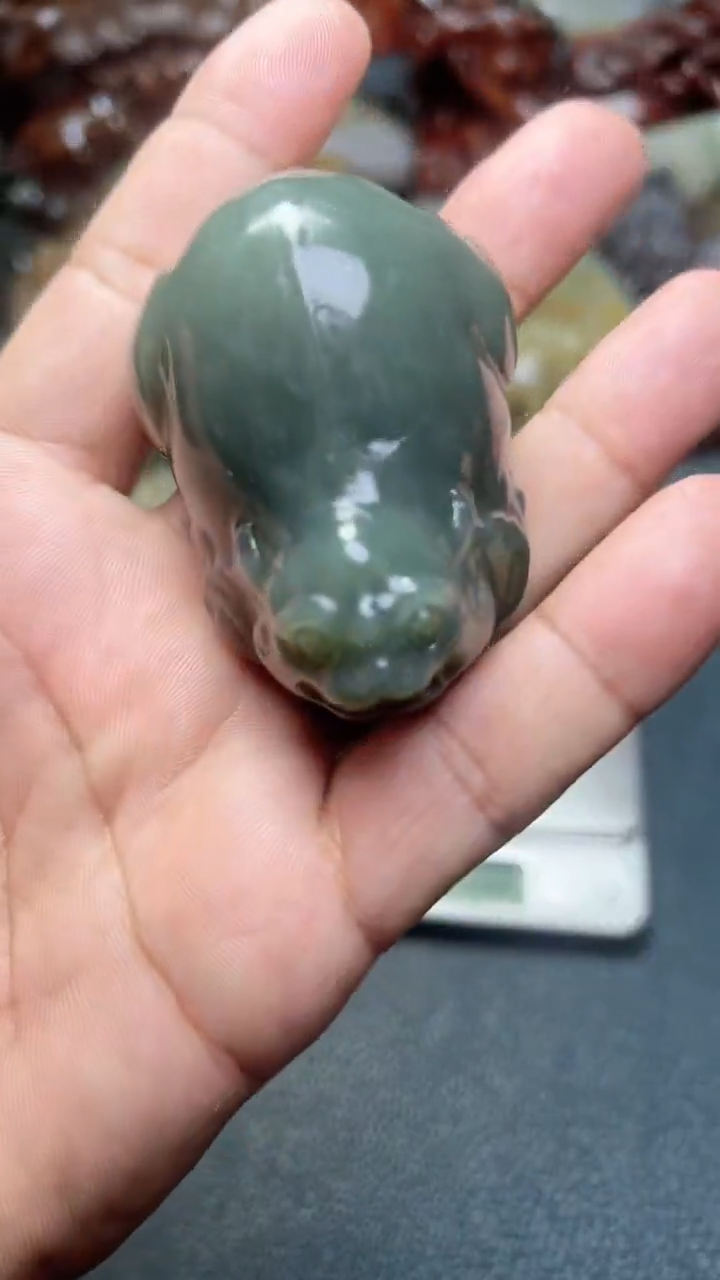 和田玉未镶嵌把件-