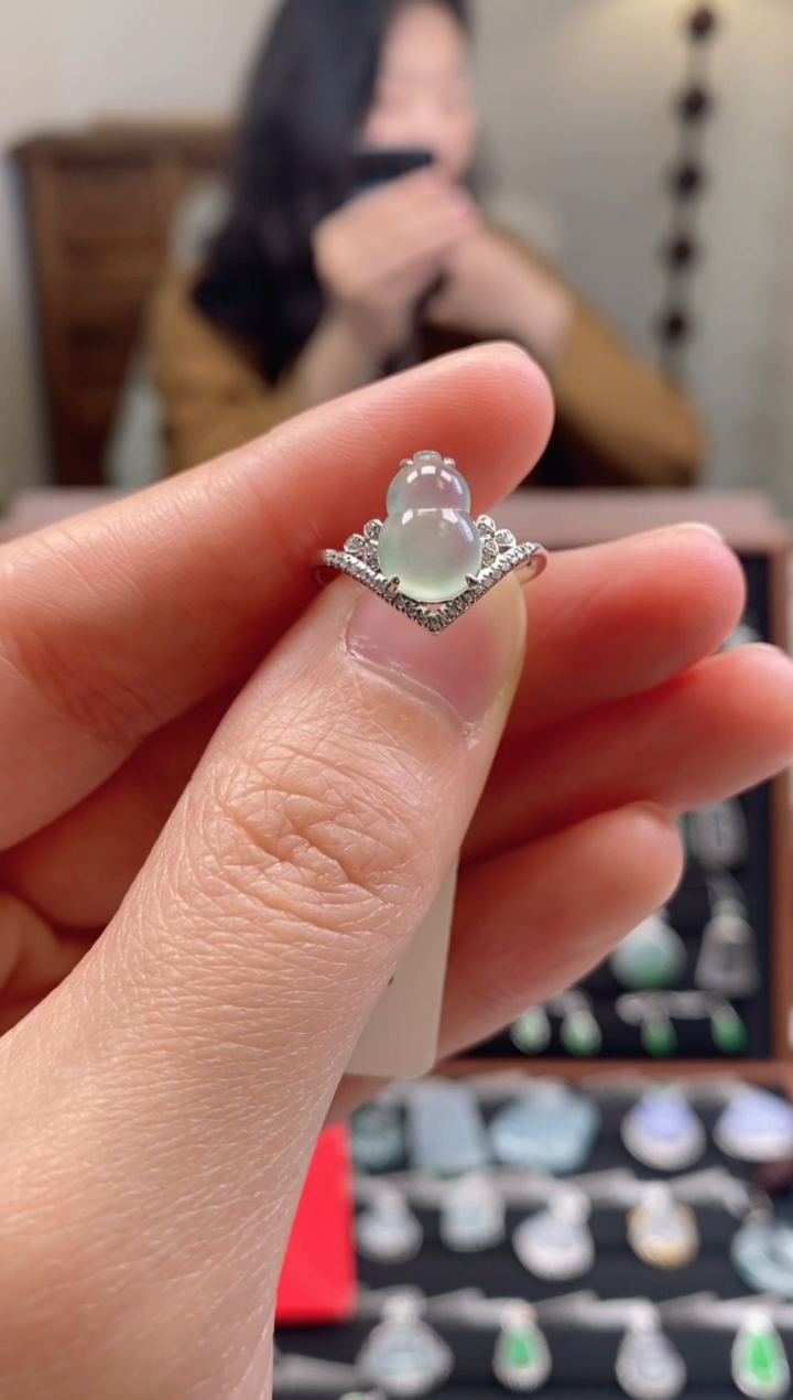 【闪购商品】翡翠戒指18K金镶嵌葫芦戒指
