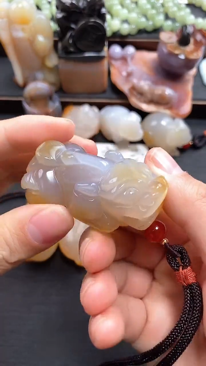 【闪购商品】玛瑙/玉髓手把件未镶嵌1