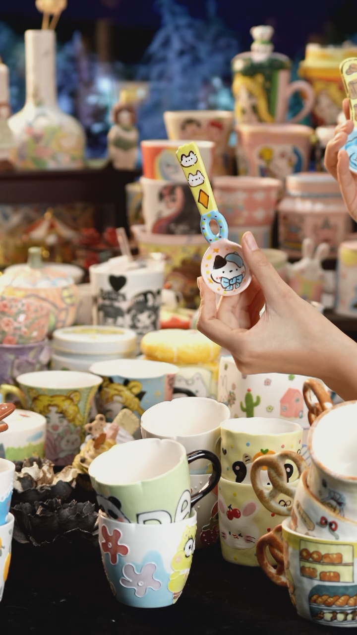 摆件陶景德镇釉下彩手绘设计师款陶瓷