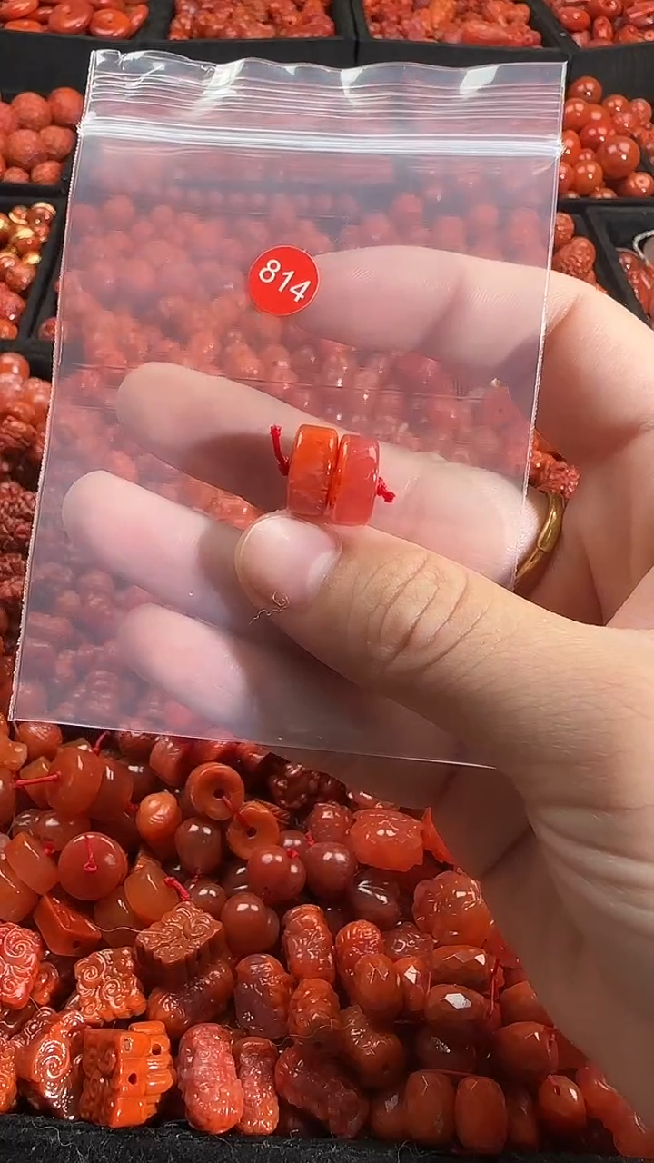 颈饰未镶嵌南红玛瑙1