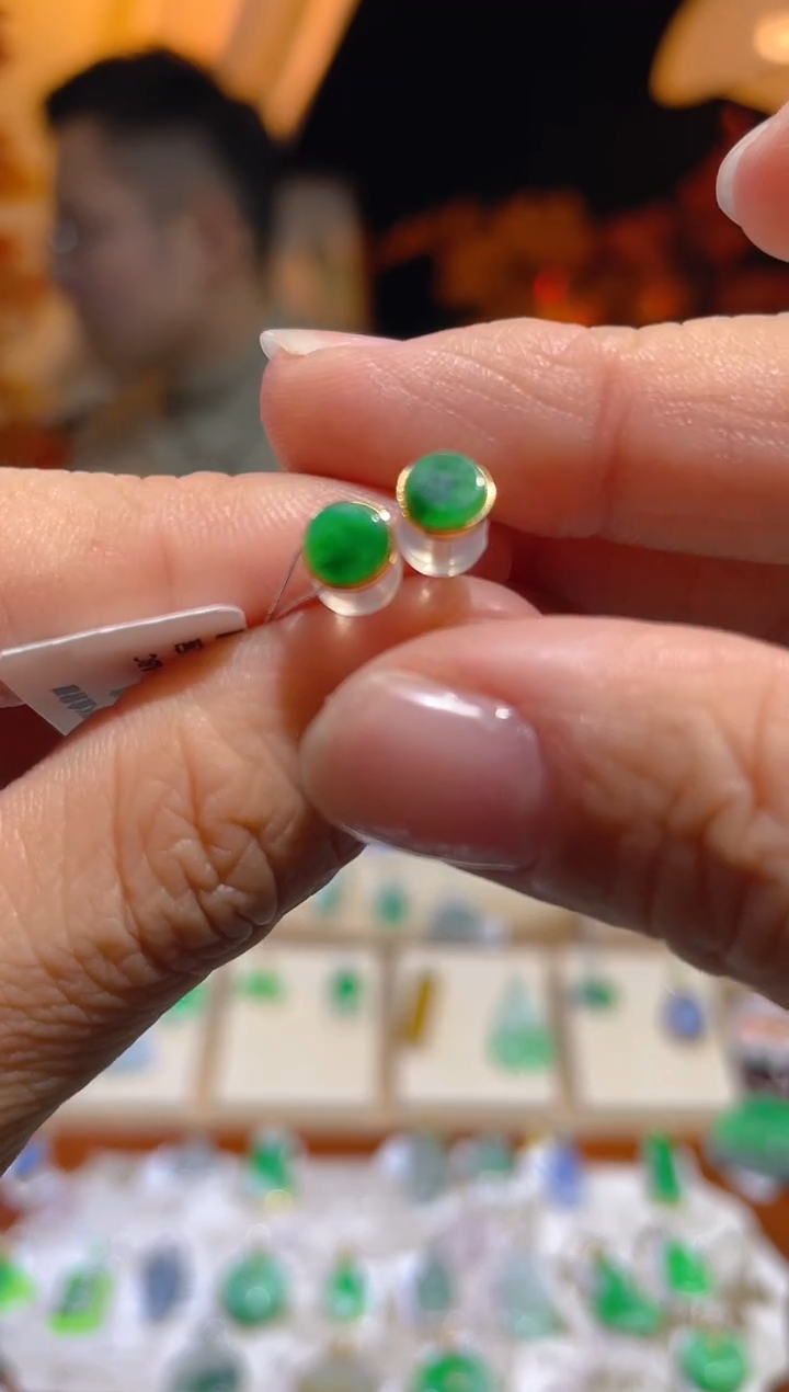 【闪购商品】翡翠颈饰18K金镶嵌假一赔三