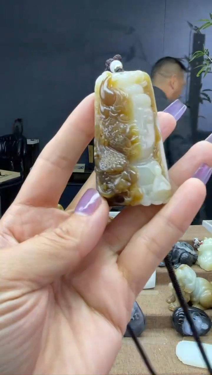 颈饰未镶嵌和田玉1
