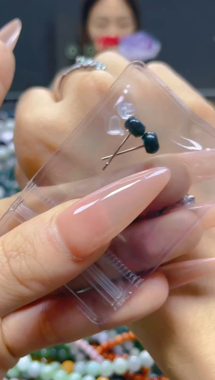 颈饰未镶嵌翡翠/X/翡翠A货，一件也是批发价