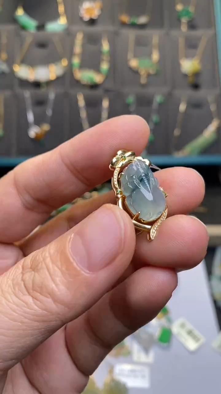 颈饰18K金镶嵌翡翠净货36287