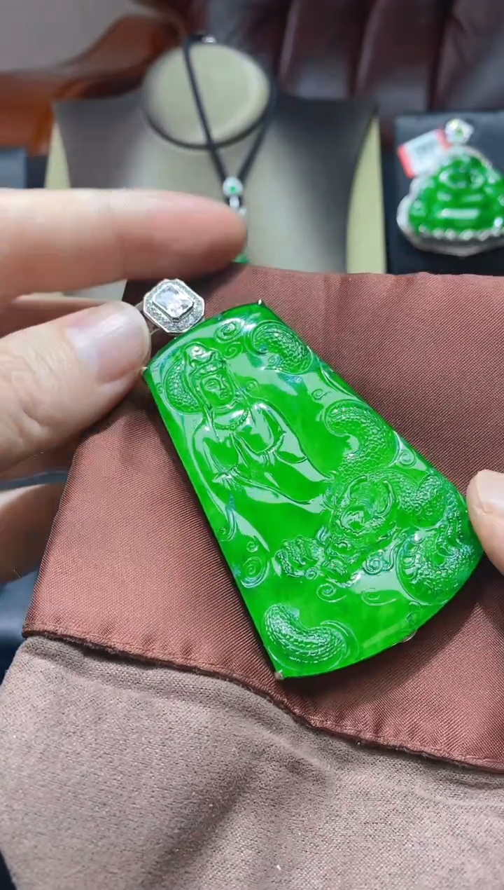 【闪购商品】翡翠颈饰未镶嵌天然A货翡翠W70