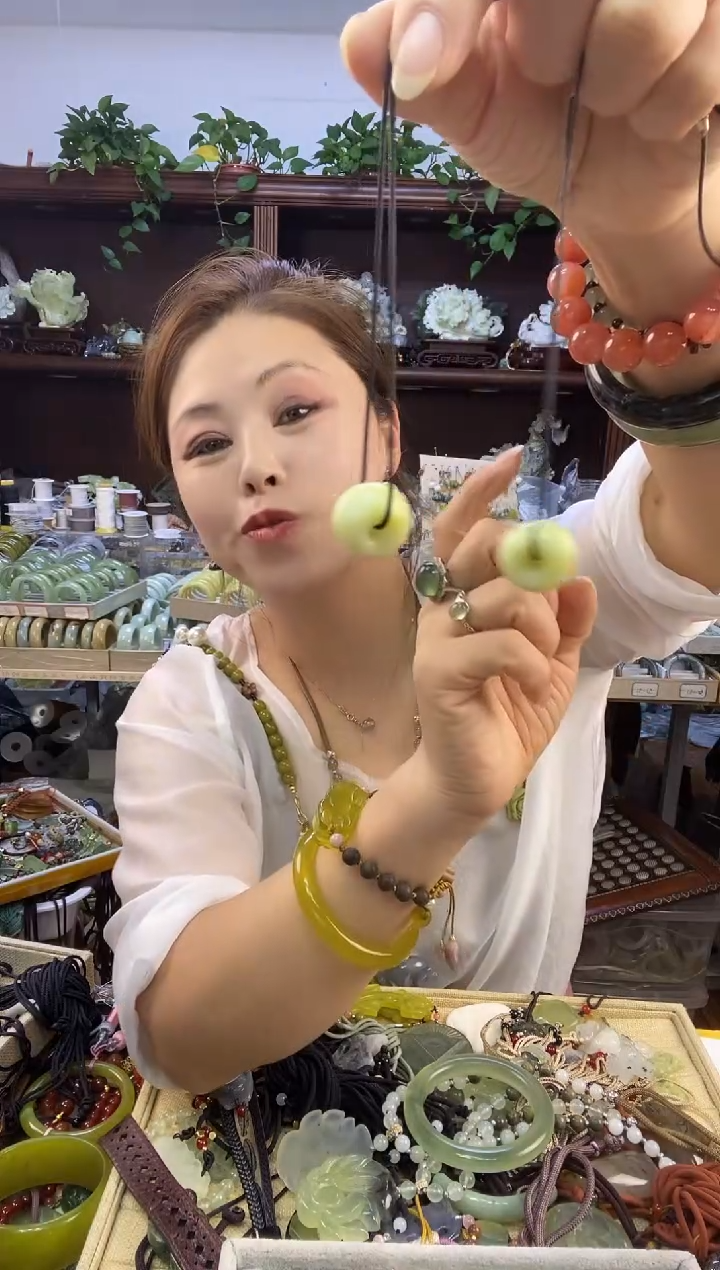 未镶嵌蛇纹石玉路路通多样性随机发一