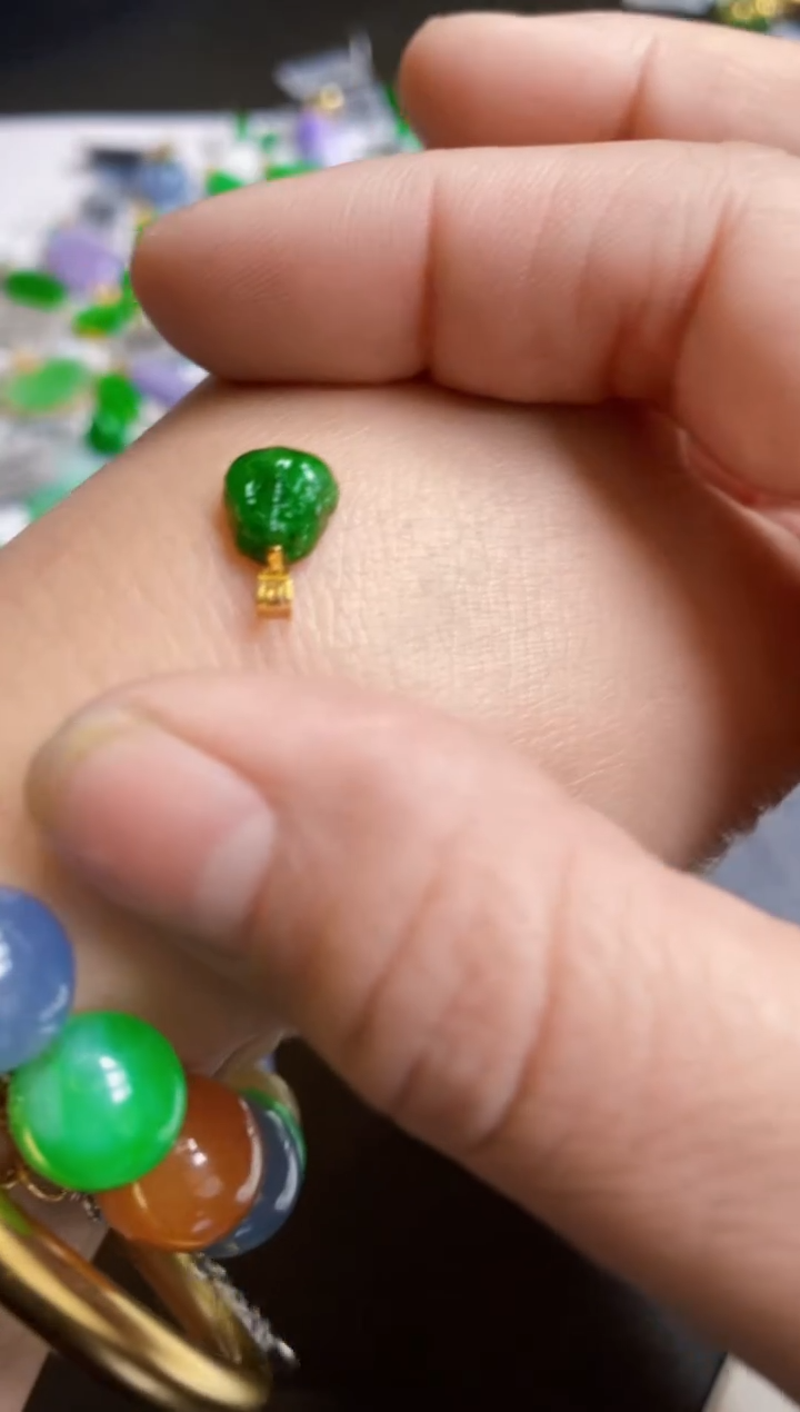 【闪购商品】翡翠颈饰18K金镶嵌吊坠