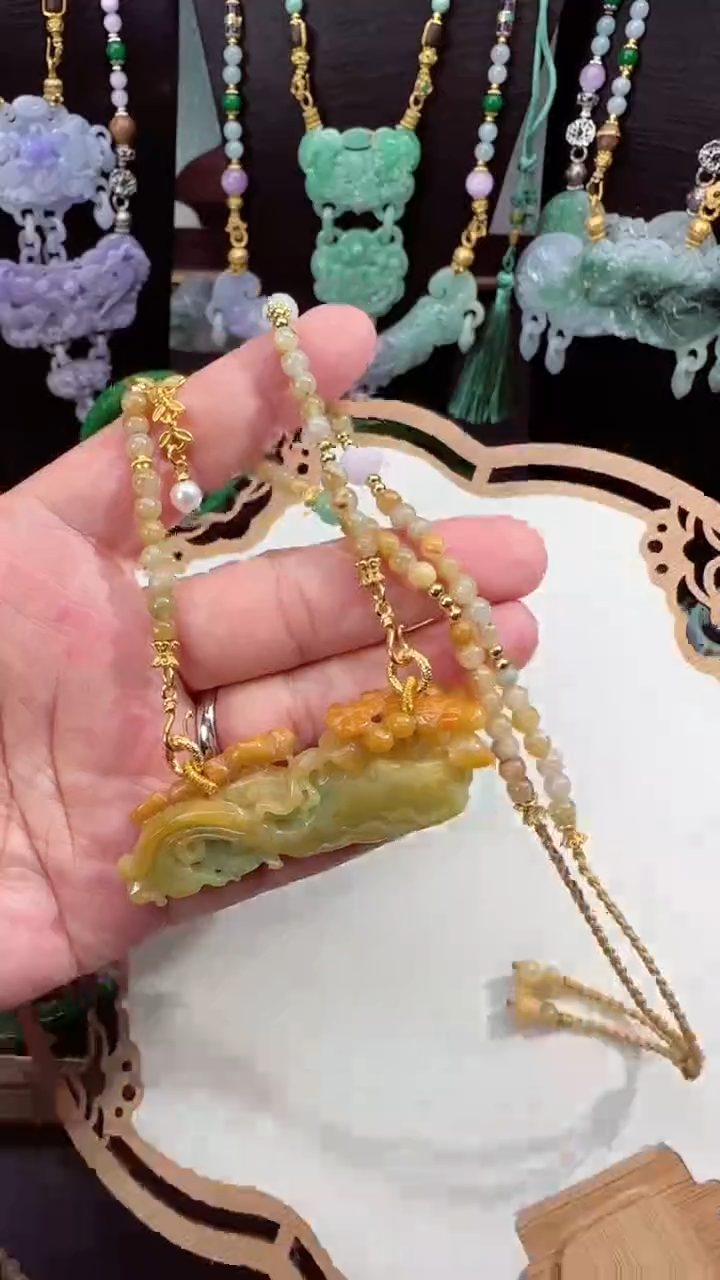 翡翠未镶嵌颈饰吊坠